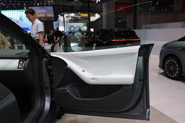 XPENG P7 ภายใน