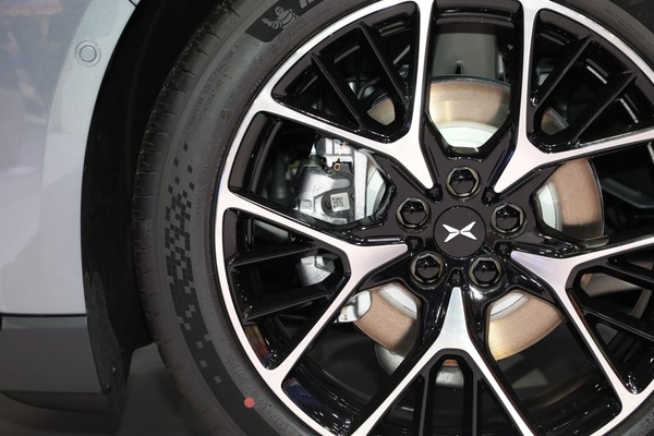 XPENG P7 รายละเอียด