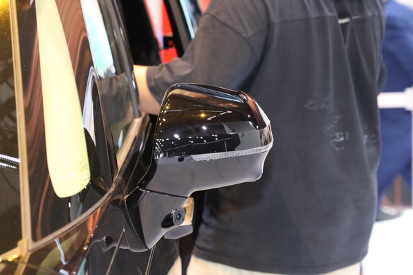 ZEEKR 009 ภายนอก