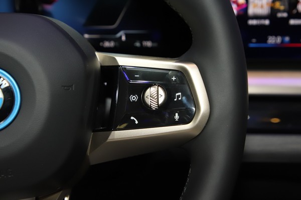 BMW i5 ภายใน