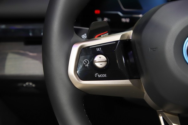 BMW i5 ภายใน
