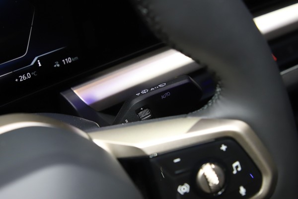 BMW i5 ภายใน