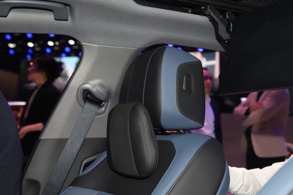 BMW i5 ภายใน