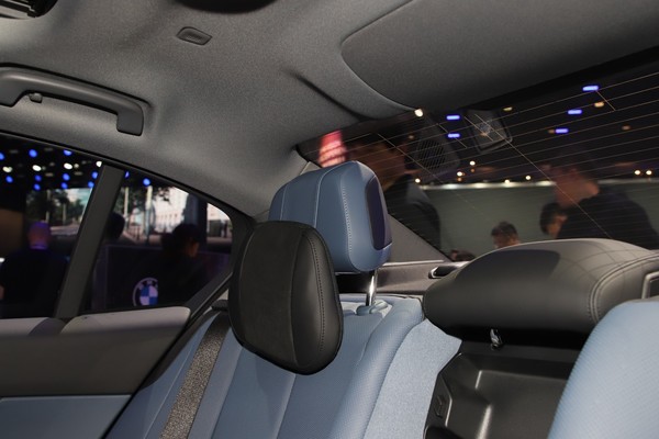 BMW i5 ภายใน