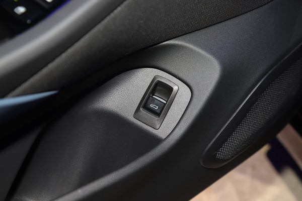 BMW i5 ภายใน