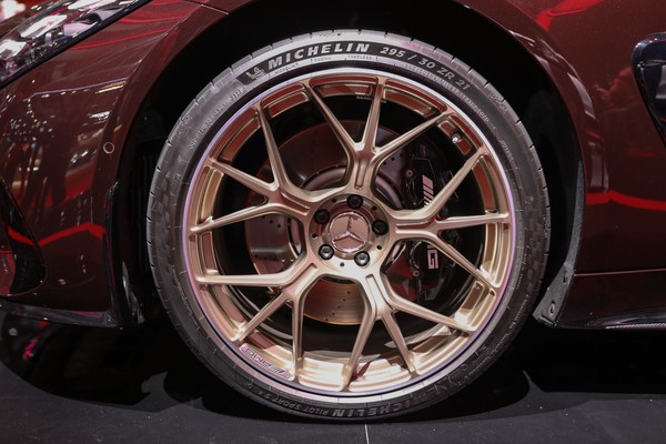 Mercedes-Benz AMG GT ภายนอก