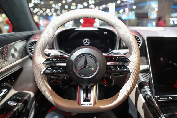 Mercedes-Benz AMG GT ภายใน