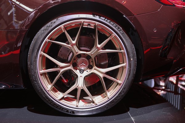 Mercedes-Benz AMG GT ภายนอก