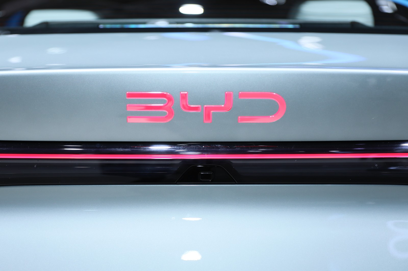รูป 2025 BYD SEALEOPARD 06 DM-i Auto ShangHai Show