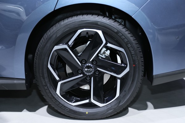 BYD SEALEOPARD 06 ภายนอก