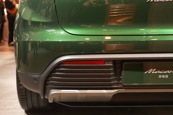 Porsche Macan EV ภายนอก