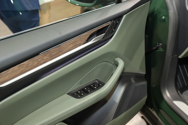 Porsche Macan EV ภายใน