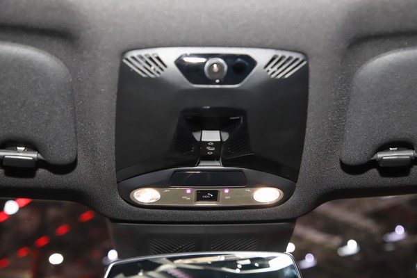 Mini Aceman ภายใน
