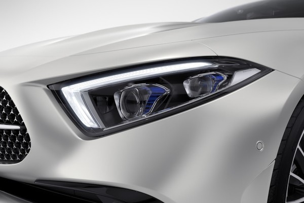 Mercedes-Benz CLS-Class Coupe อย่างเป็นทางการ