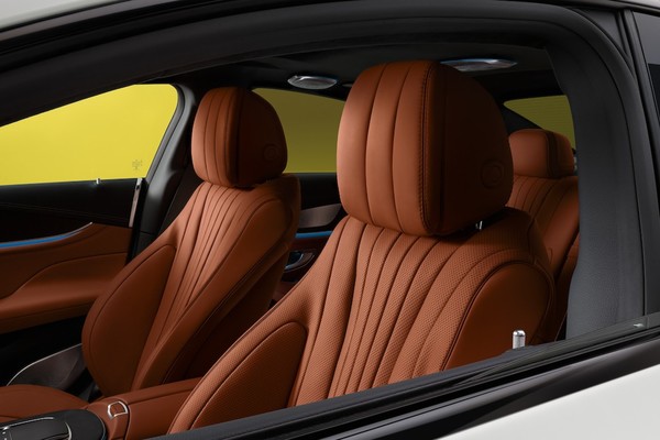Mercedes-Benz CLS-Class Coupe อย่างเป็นทางการ