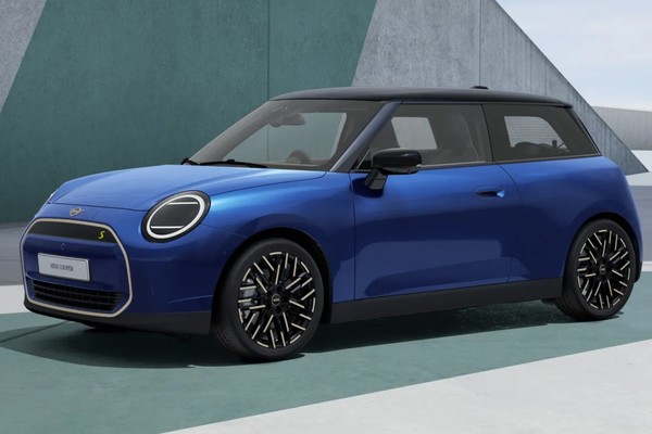Mini 3-Door Hatch อย่างเป็นทางการ