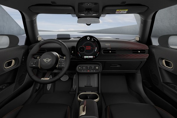 Mini 3-Door Hatch อย่างเป็นทางการ