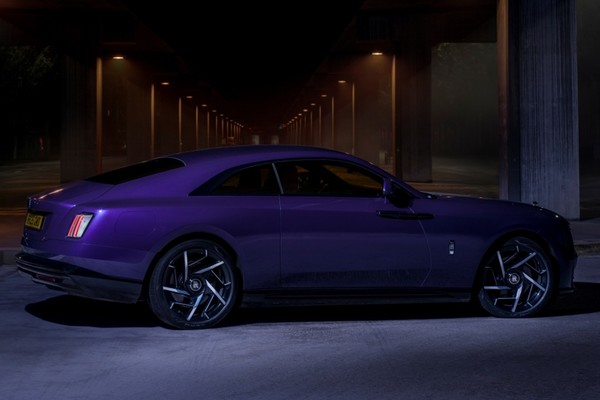 รูป Rolls-Royce SPECTRE