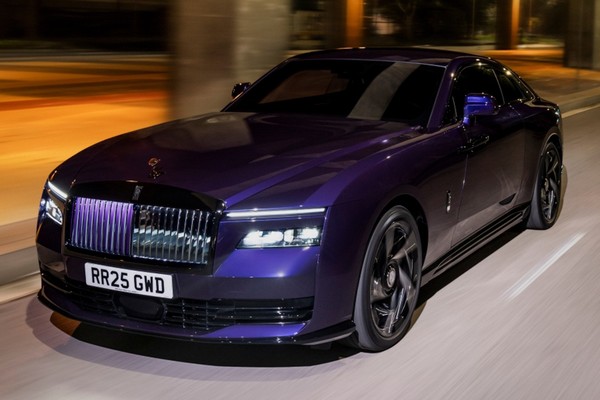 รูป Rolls-Royce SPECTRE