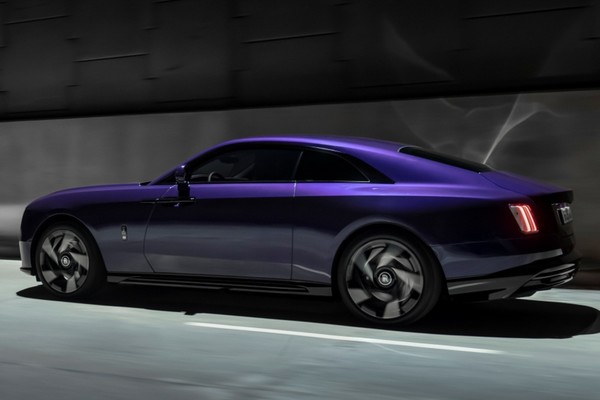 Rolls-Royce SPECTRE อย่างเป็นทางการ
