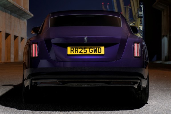 รูป Rolls-Royce SPECTRE