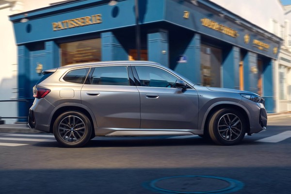 BMW iX อย่างเป็นทางการ