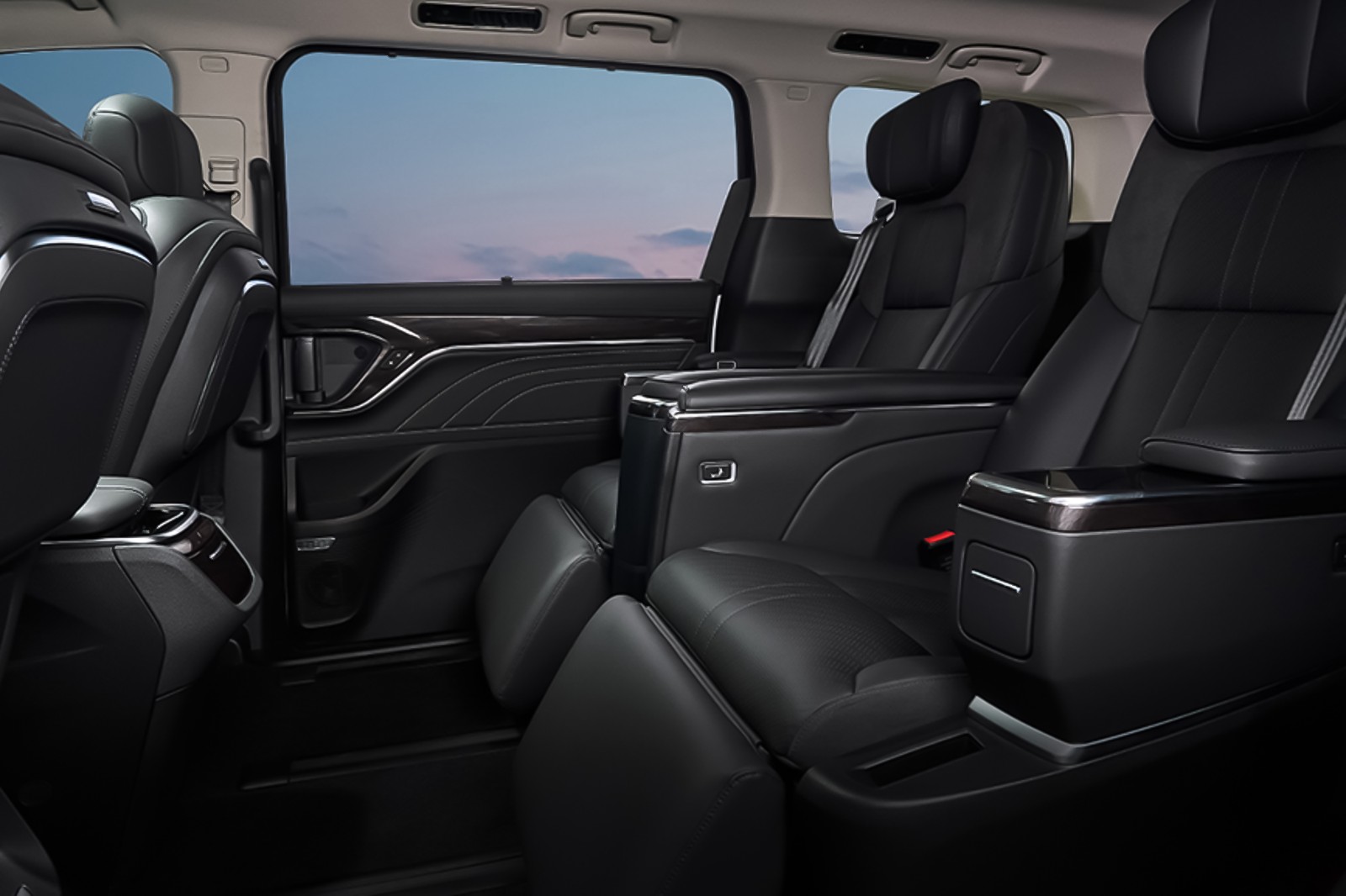 รูป MG Maxus 9 Plus 2025