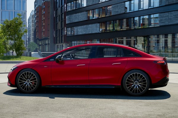 รูป Mercedes-Benz EQE 2023