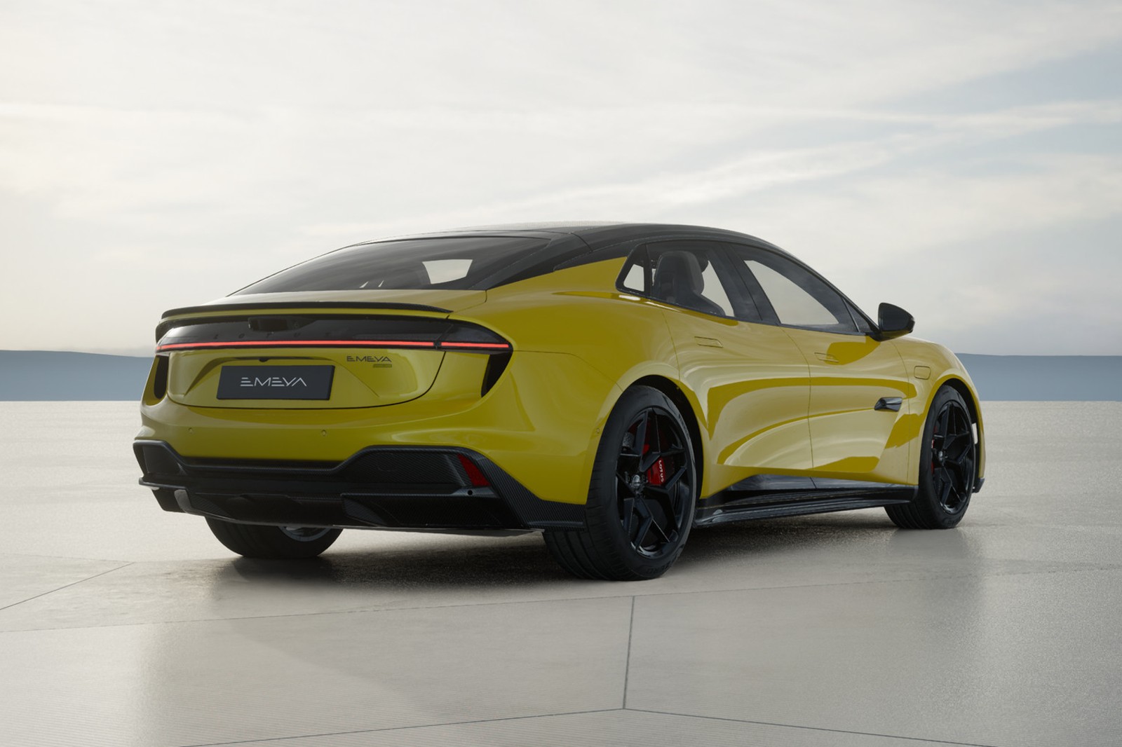 รูป Lotus EMEYA 900 Sport Carbon 2025