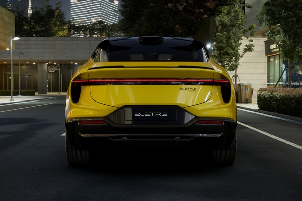 Lotus ELETRE อย่างเป็นทางการ