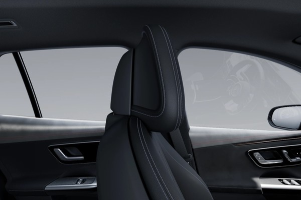 รูป Mercedes-Benz EQE SUV 2023