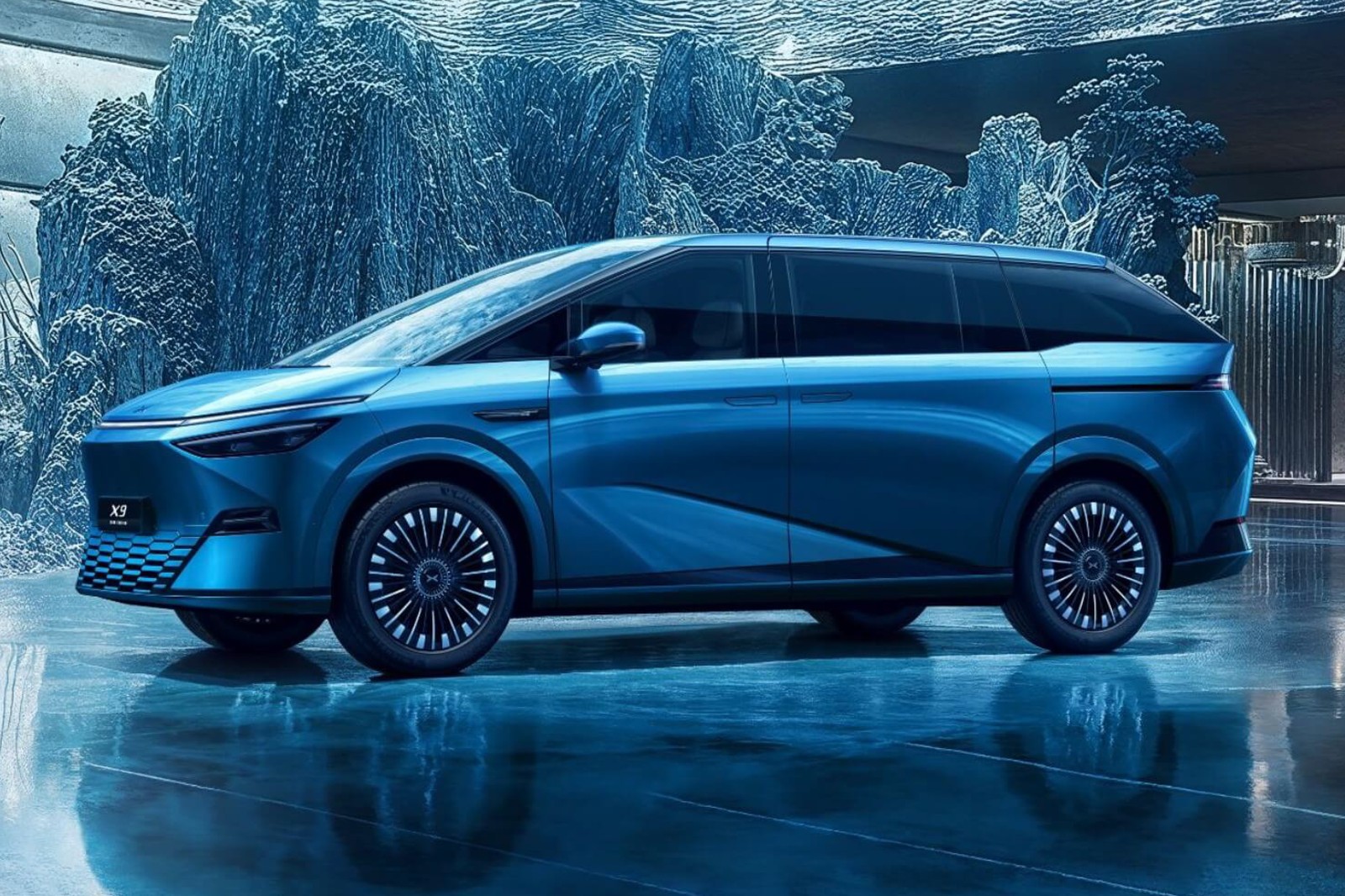 รูป XPENG X9 Luxury 2025