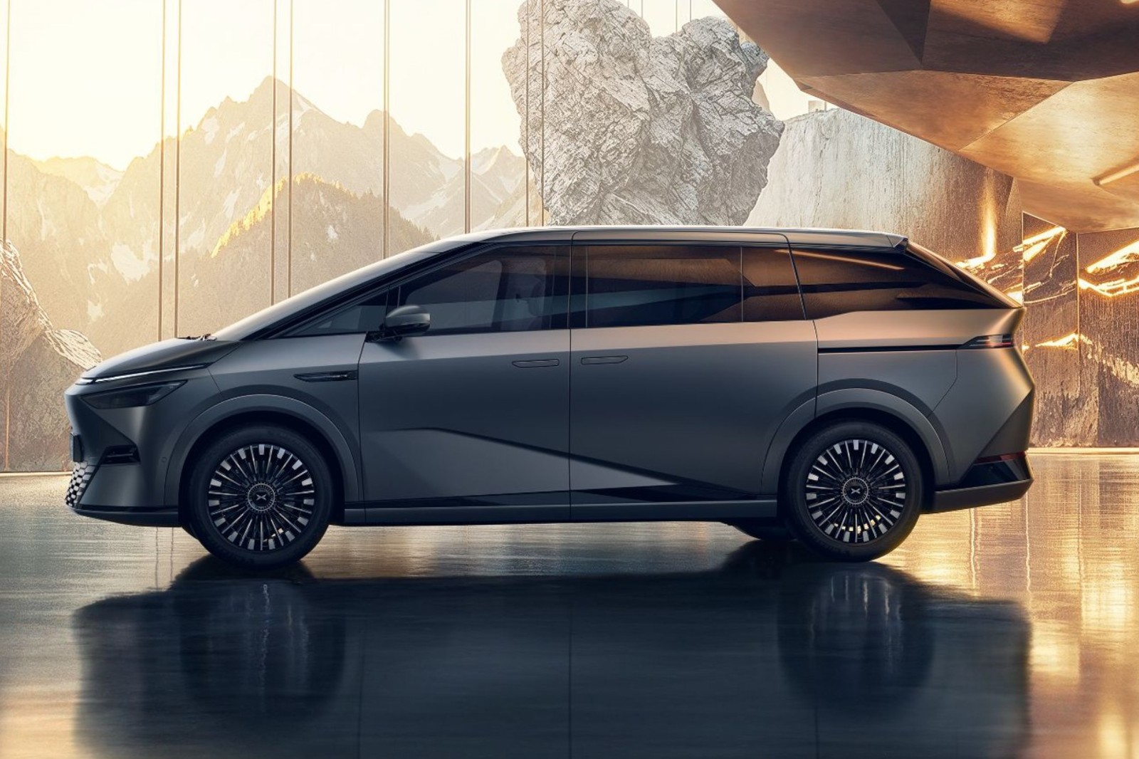 รูป XPENG X9 Luxury 2025