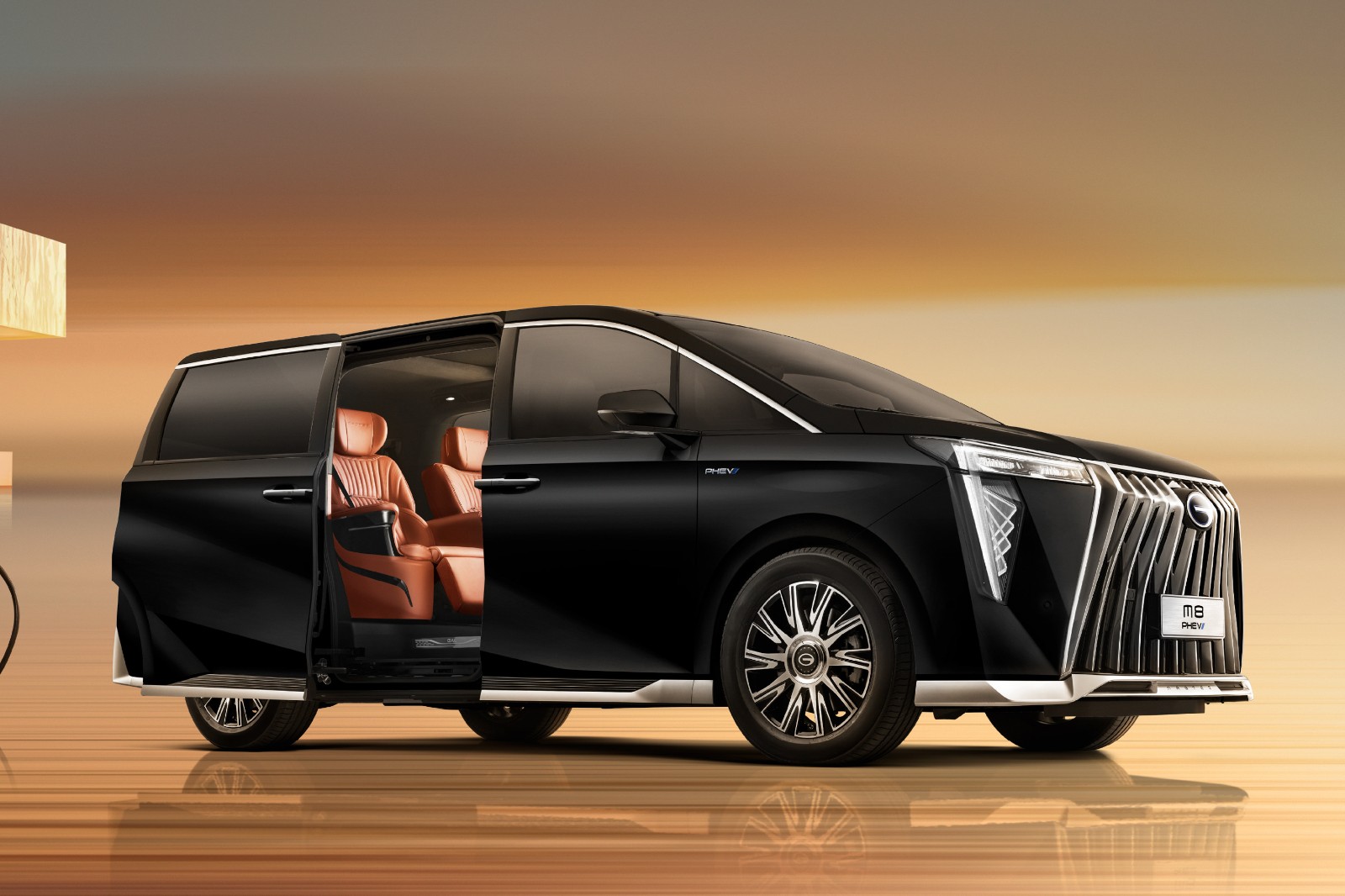รูป GAC M8 PHEV 2.0 TM GX 2025