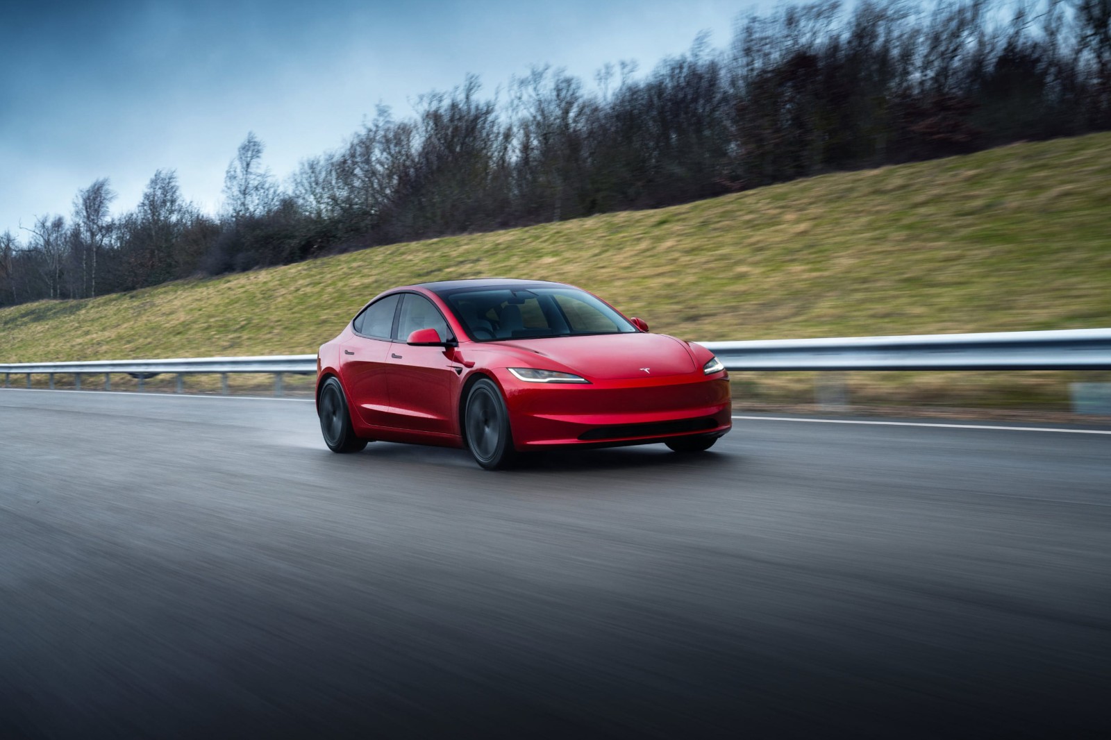 รูป 2025 Tesla Model 3 Long-Range RWD