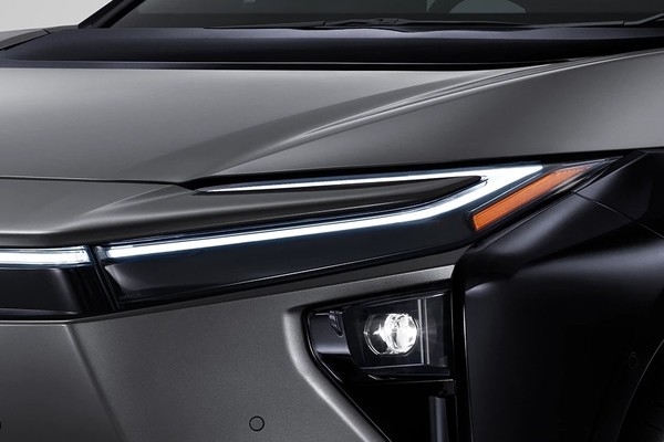 Toyota bZ4X อย่างเป็นทางการ