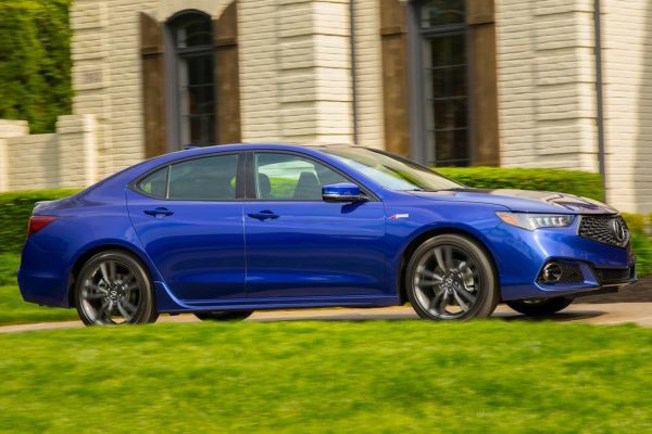 Acura TLX อย่างเป็นทางการ