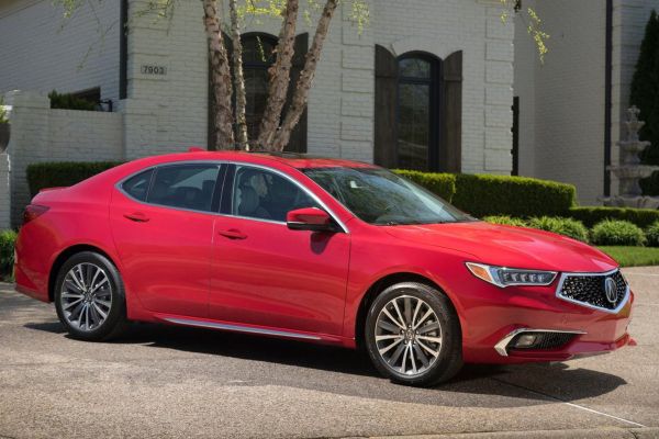 Acura TLX อย่างเป็นทางการ