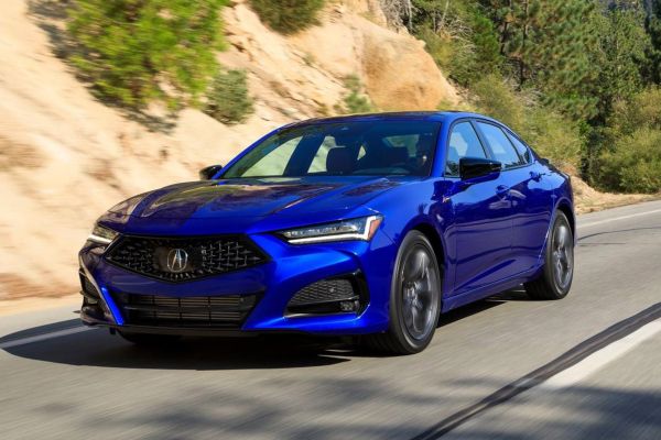 Acura TLX อย่างเป็นทางการ