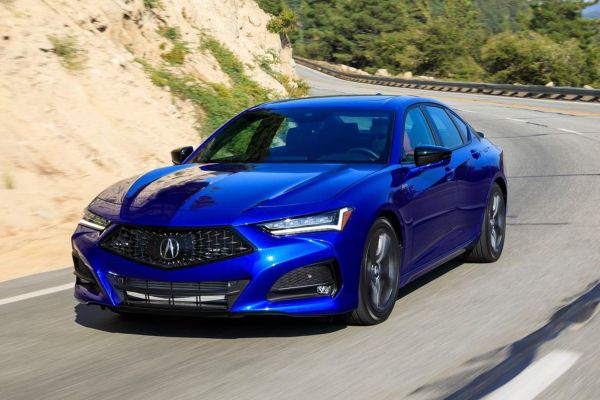 Acura TLX อย่างเป็นทางการ