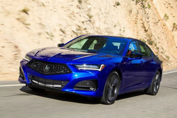 Acura TLX อย่างเป็นทางการ