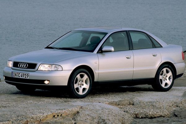 รูป Audi A4