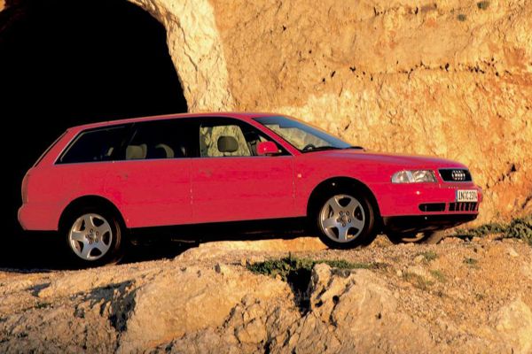 Audi A4 Avant อย่างเป็นทางการ