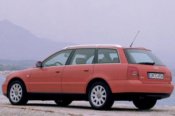 Audi A4 Avant อย่างเป็นทางการ