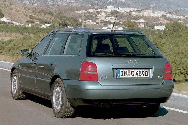 Audi A4 Avant อย่างเป็นทางการ