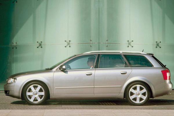 Audi A4 Avant อย่างเป็นทางการ