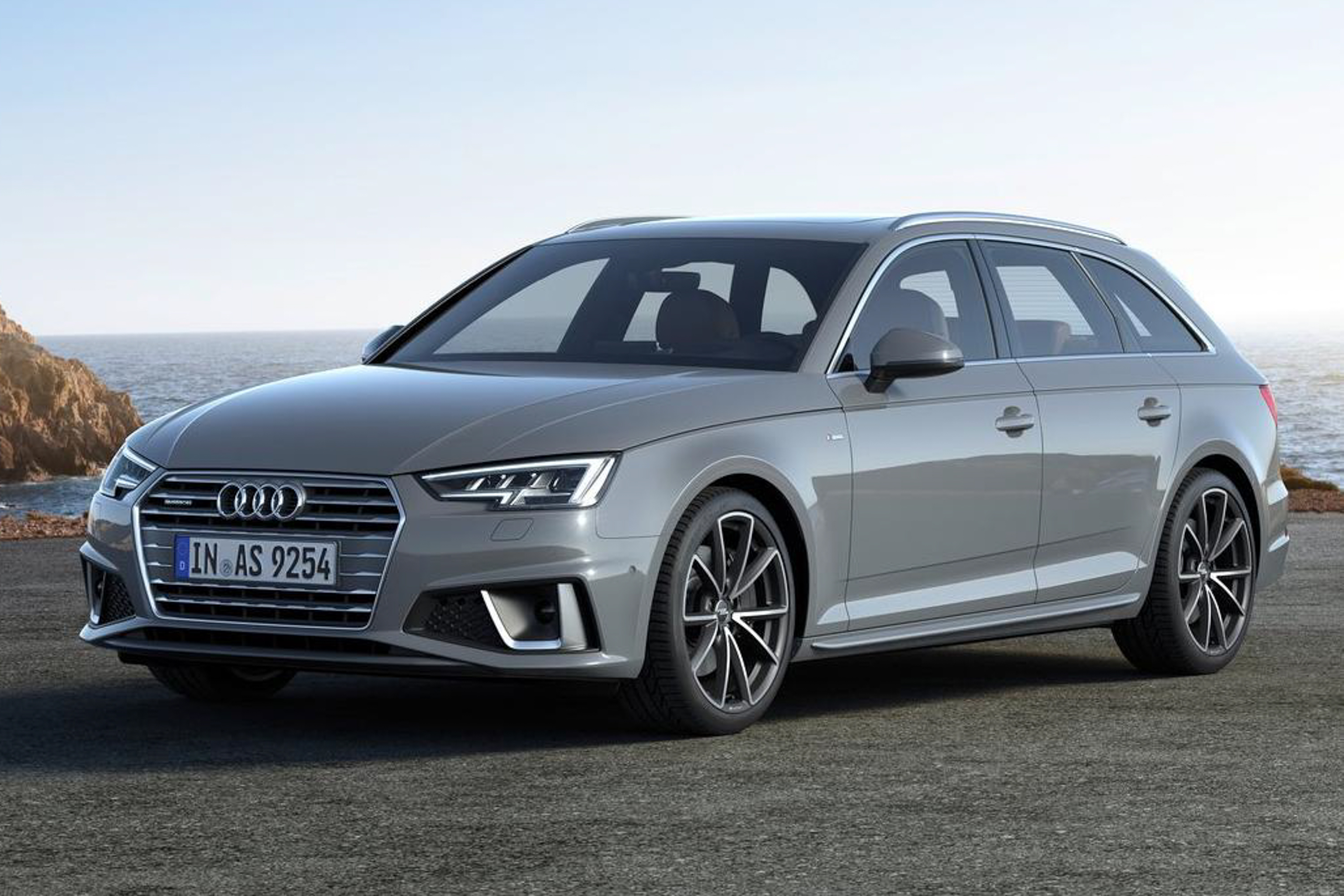 รูป 2019 Audi A4 Avant public