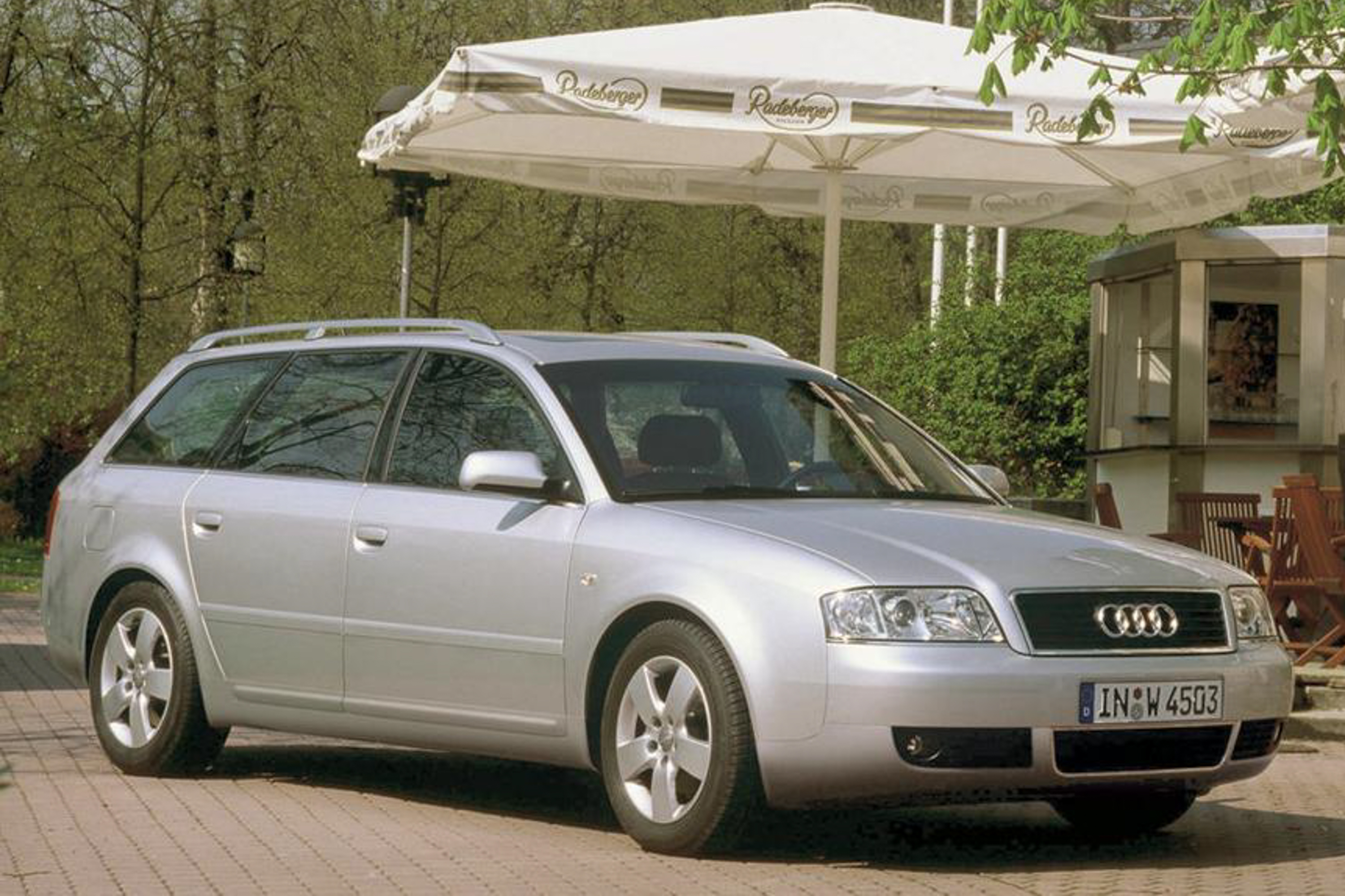 รูป 2001 Audi A6 Avant public