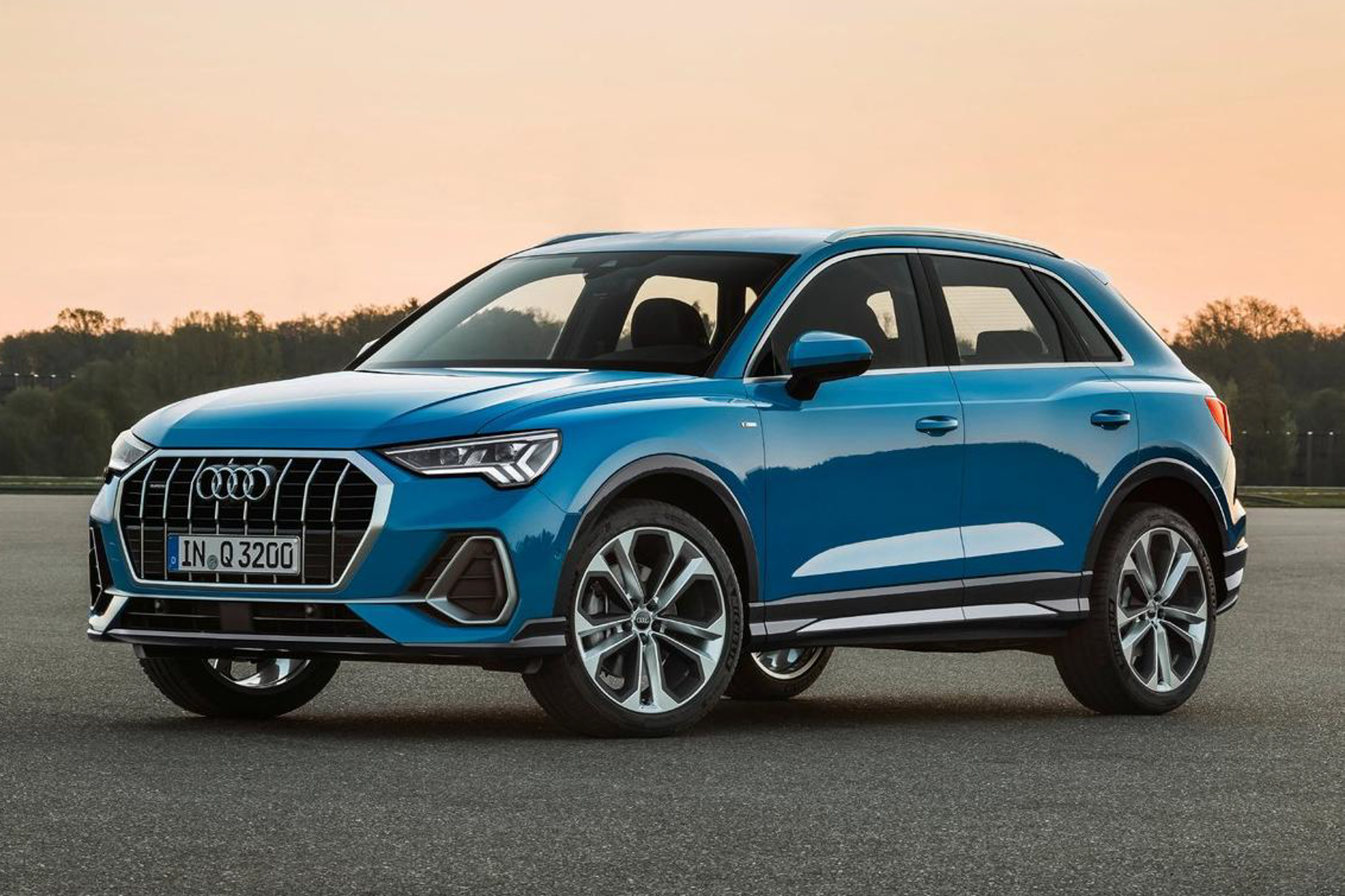 รูป 2019 Audi Q3 public