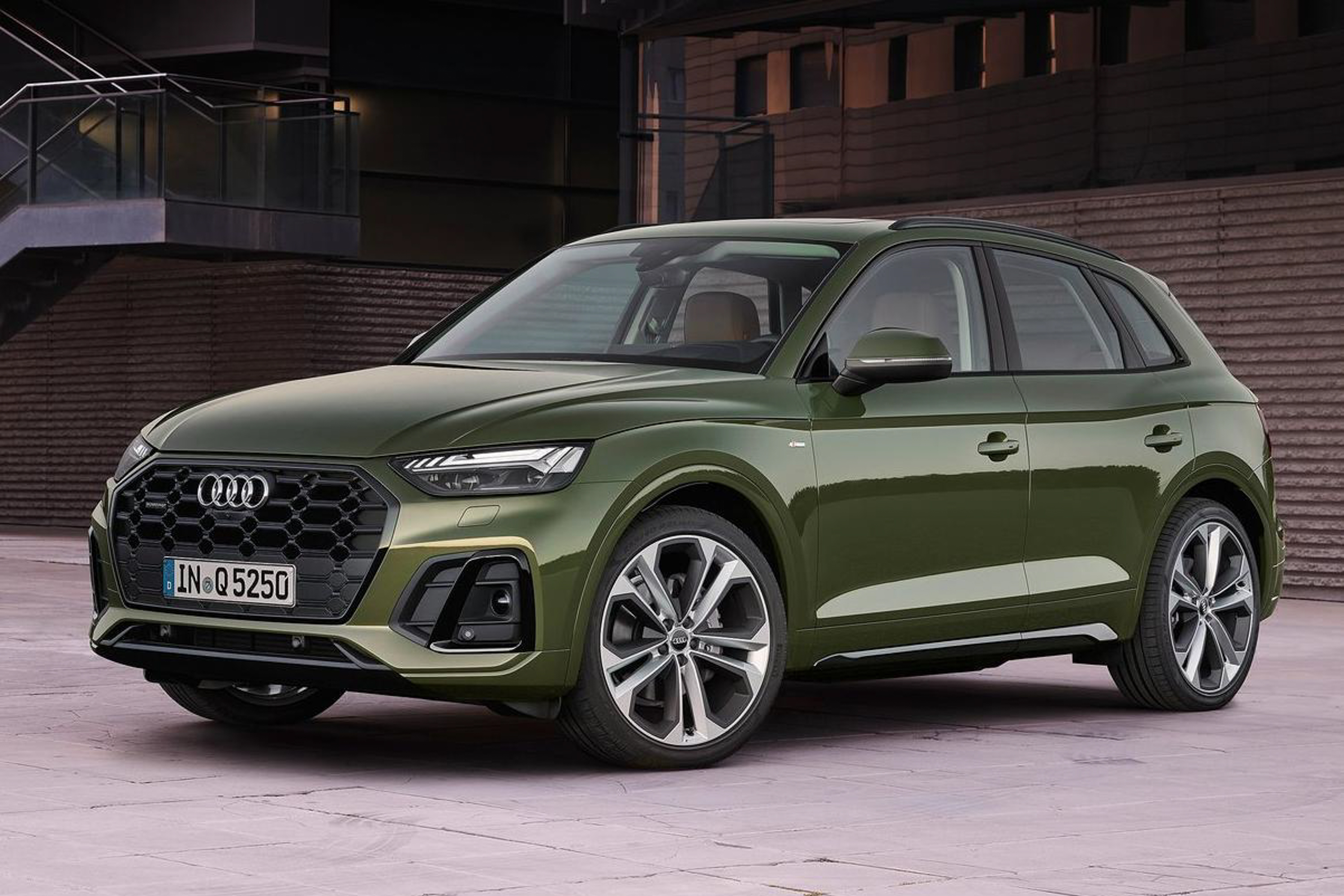รูป 2021 Audi Q5 public